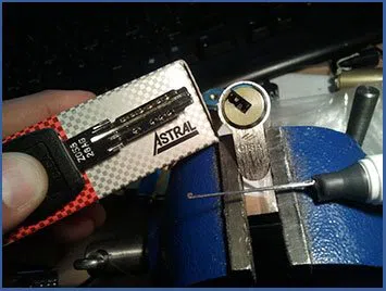 Middle Village Locksmith Service Middle Village, NY 718-971-9675 - key-cutting-for-residential